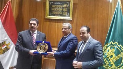 رئيس هيئة البريد: توفير جميع خدمات المواطنين.. وخدمة 10 ملايين مواطن خلال شهر