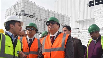 المنيا تدرب 2000 فتاة على صناعة الملابس