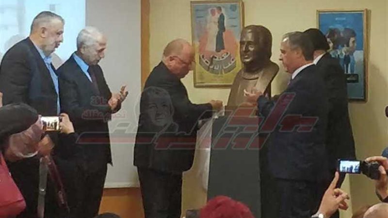 الكشف عن تمثال لـ