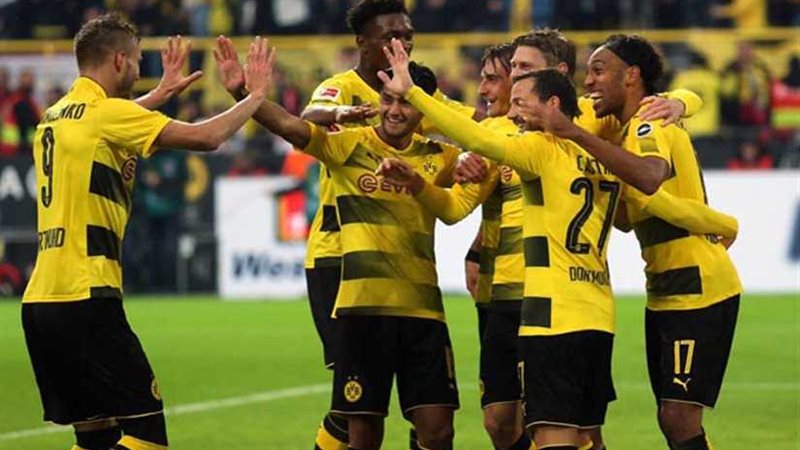 دورتموند يعزز صدارته