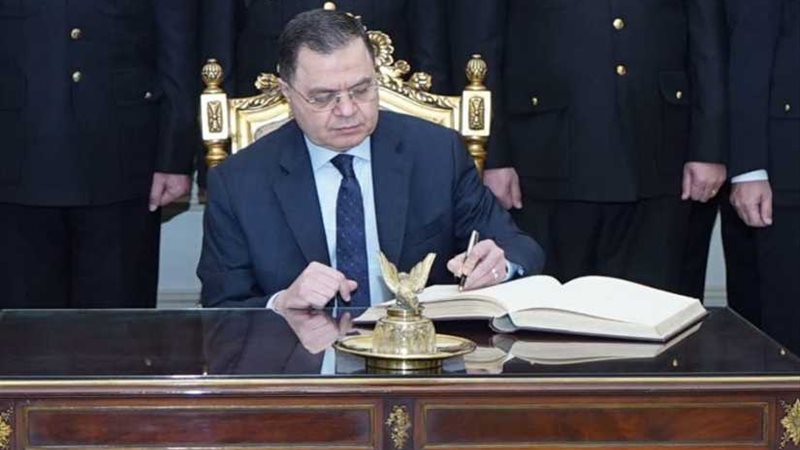 وزير الداخلية والأعلى