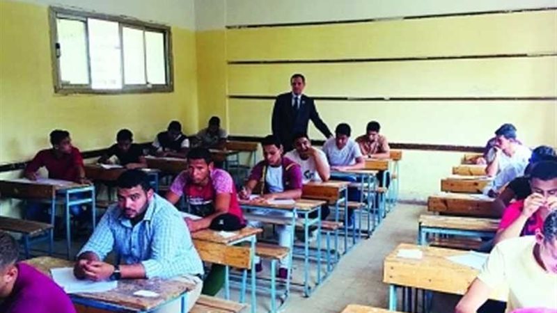 تواصل امتحانات الصف