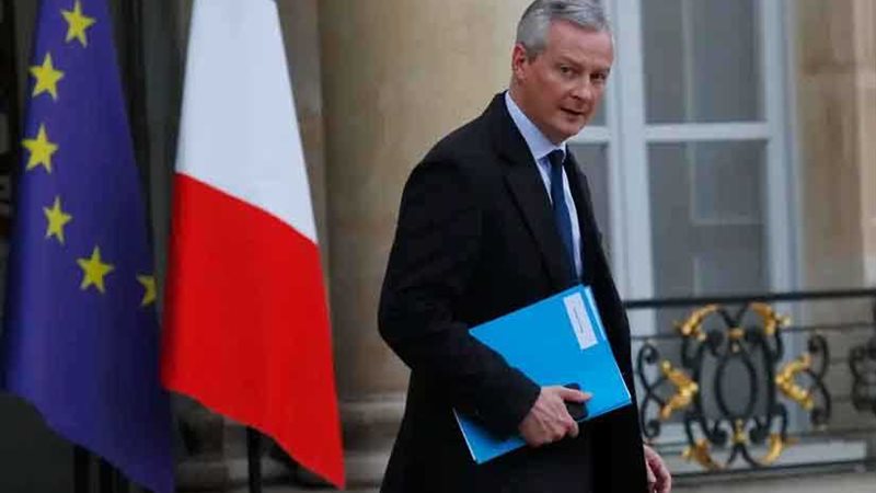 فرنسا تنفي تقديم