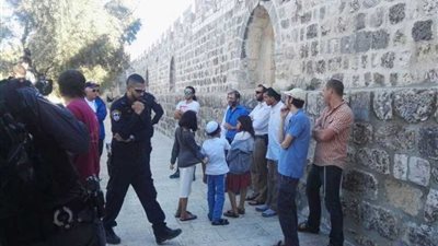100 مستوطن وطالب تلمودي يقتحمون المسجد الأقصى من باب المغاربة
