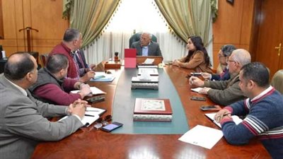 محافظ بورسعيد يشيد بتعاون النائبة سعاد المصري