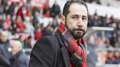 منير الحدادي يغيب عن إشبيلية ضد برشلونة في كأس ملك إسبانيا