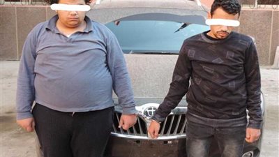 القبض على عاطلين أثناء بيع سيارة مبلغ بسرقتها في قها