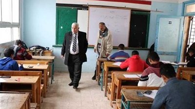 مدير التعليم البحيرة يُشيد بلجان الإعدادية بالكوم الأخضر