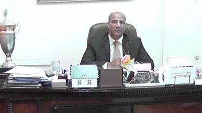 خصم 10 أيام من راتب موظفي 