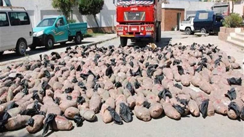 ضبط طن بانجو مخبأ