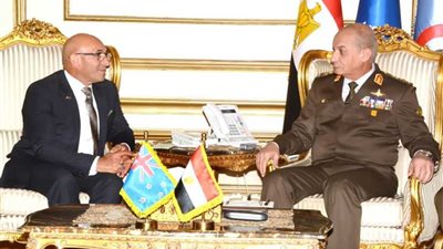 وزير الدفاع يلتقى نظيره النيوزيلندى لمناقشة الموضوعات ذات الاهتمام المشترك