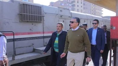 وزير النقل يتابع انتظام الخدمة بخط 23 يوليوـ شبين القناطر للسكك الحديدية