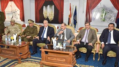 محافظ أسيوط ومدير الأمن يكرمان أسر الشهداء بمناسبة عيد الشرطة.. (صور)