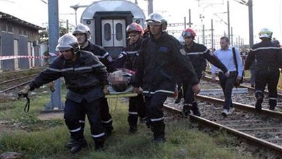 قطار يدهس شخصا أثناء عبوره السكة الحديد بقها