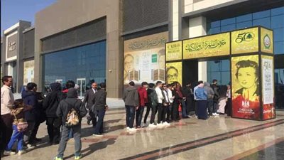 إقبال كثيف في رابع أيام معرض الكتاب.. صور