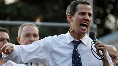 الملحق العسكري للسفارة الفنزويلية في واشنطن يعلن ولائه لـ