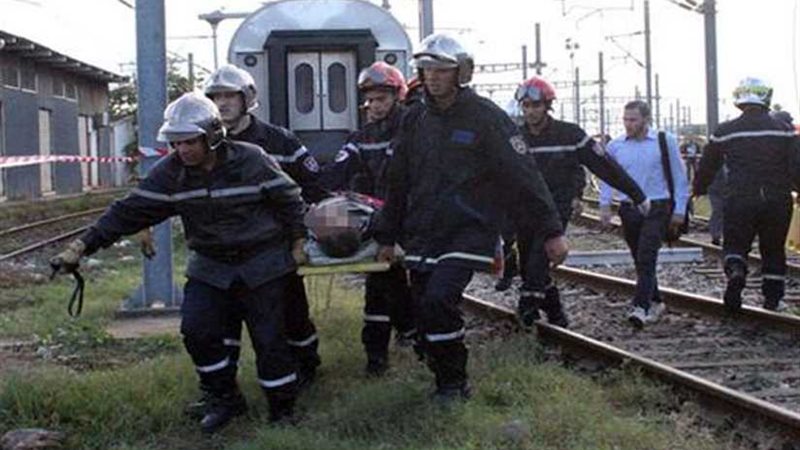 قطار يدهس شخصا أثناء