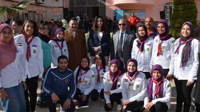 بلبع تتفقد معرض المشغولات