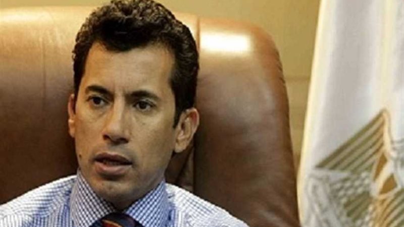 وزير الرياضة يشيد