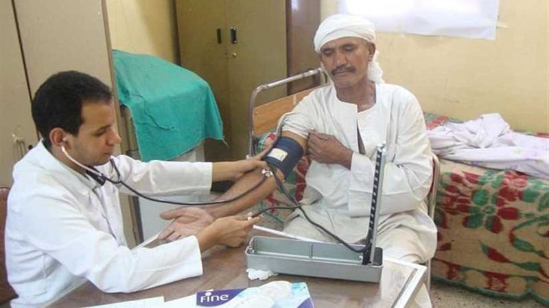 صحة المنيا تنظم قافلة