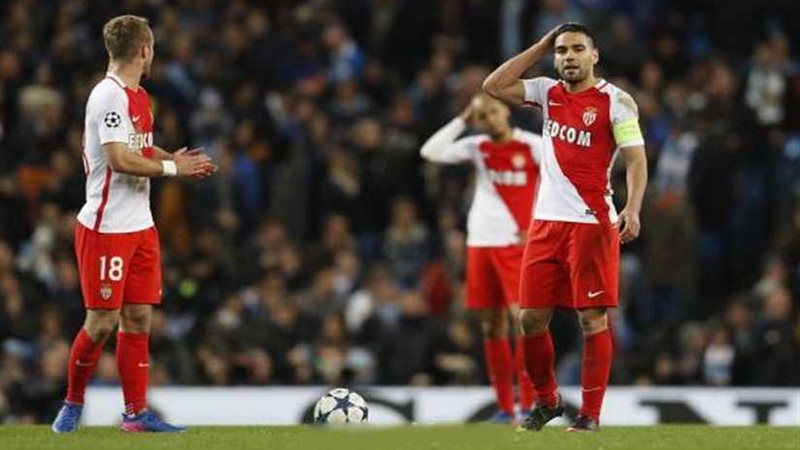 موناكو يواصل السقوط