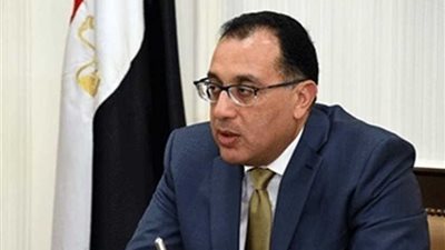 رئيس الوزراء يبحث توطين صناعة السيارات الكهربائية بمصر