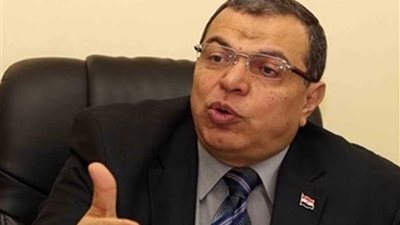 وزير القوى العاملة يشيد بإنشاء مصنع 