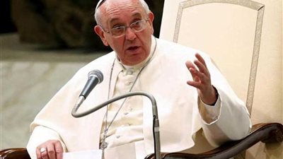 بابا الفاتيكان يدعو للتوصل إلى حل 