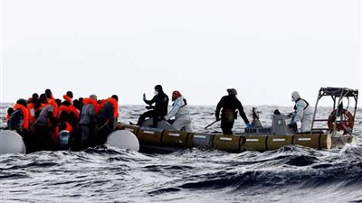 إيطاليا ترسل مساعدات إنسانية لمهاجرين بالقرب من السواحل الليبية