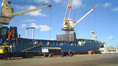 فتح بوغاز ميناءي الإسكندرية والدخيلة بعد تحسن الطقس