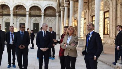 قرينة الرئيس الفرنسي تزور 