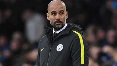 جوارديولا يلمح لإمكانية عدم تجديد عقد المدافع كومبانى