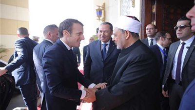 الإمام الأكبر يستقبل الرئيس الفرنسي بمشيخة الأزهر