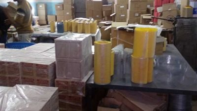 ضبط مصنع لإنتاج فلاتر سيارات مقلدة.. (صور)