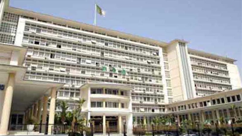 الجزائر: 127 مرشحًا