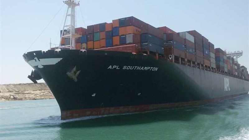 عبور 57 سفينة المجرى