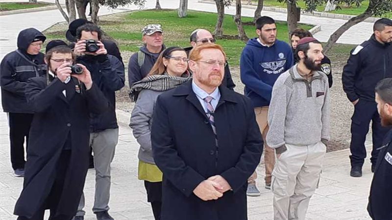 مستوطنون يقتحمون