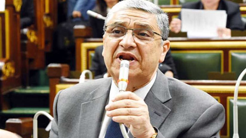 وزير الكهرباء أمام