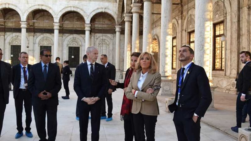 قرينة الرئيس الفرنسي