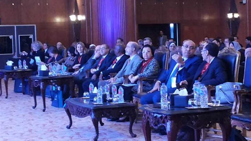 زايد تكرم خبراء صحة