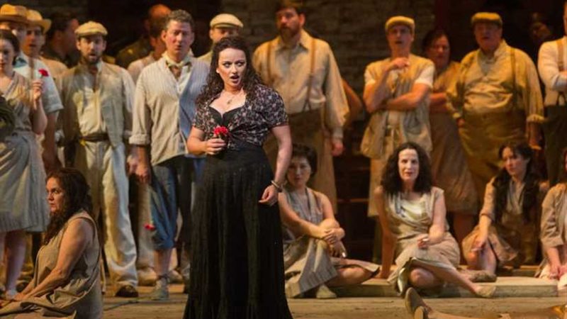 كارمن مباشر من المتروبوليتان