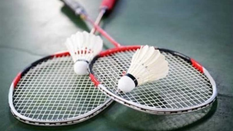 أكتوبر.. الريشة الطائرة