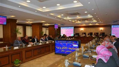 محافظ الجيزة لرؤساء الأحياء والمدن: خدمة المواطن هي أساس العمل