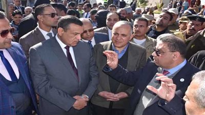 وزير الري ومحافظ البحيرة يفتتحان مشروع استخدام الطاقة الشمسية بكفر الدوار