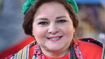 دلال عبد العزيز تفوز بجائزة التميز من كتاب ونقاد السينما