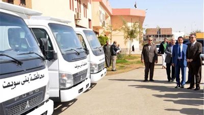 محافظ بني سويف يسلم الدفعة الثانية من معدات نظافة لرؤساء الوحدات المحلية السبع