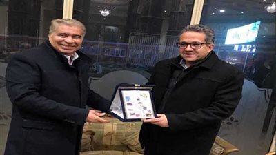 محافظ المنيا يكرم وزيري الآثار والسياحة