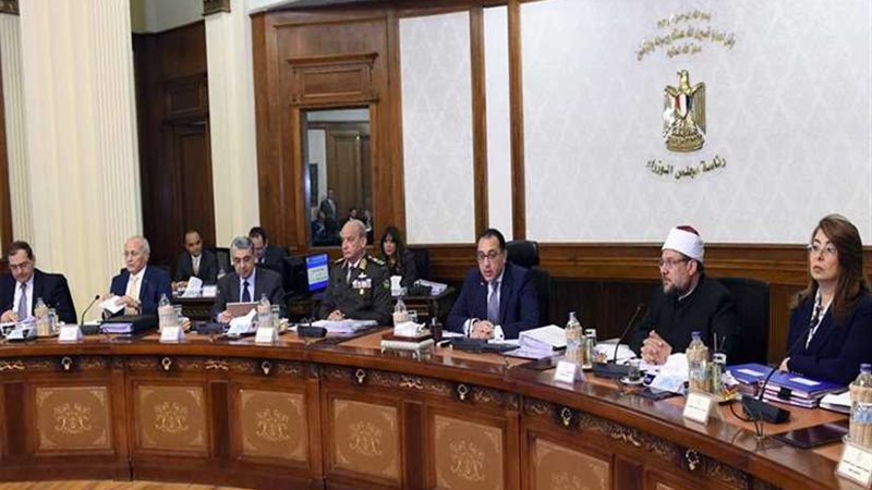 مدبولي يشيد بجهود