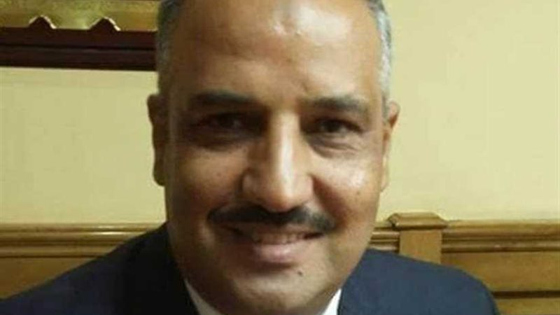 إحالة عاملين بـ٥