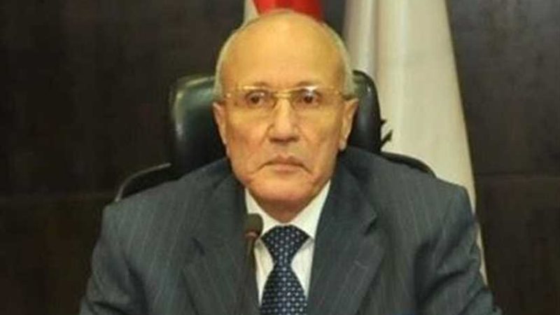 العصار ومحافظ أسوان